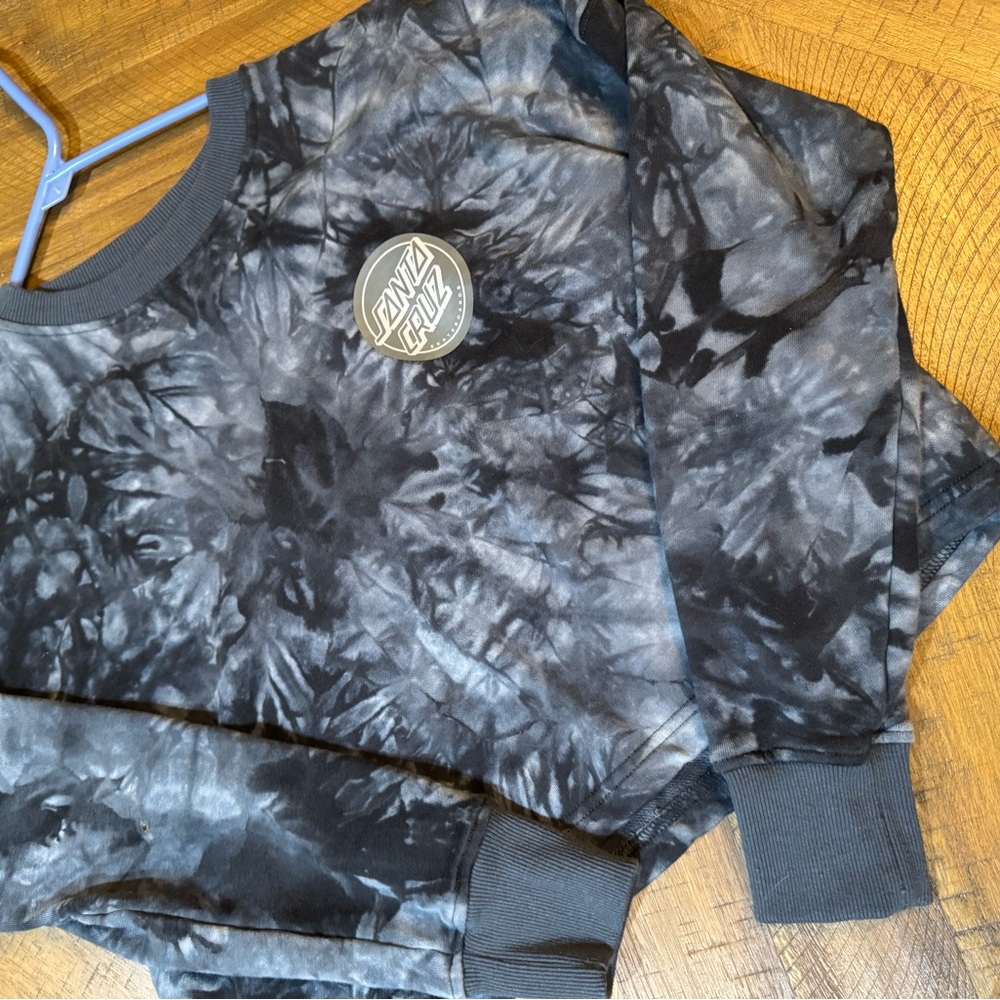 Santa Cruz Black and Gray Cropped Sweater - Picture 2 of 6